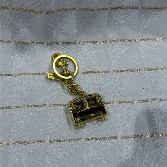 Gold Key Charm - Picture 4 of 4